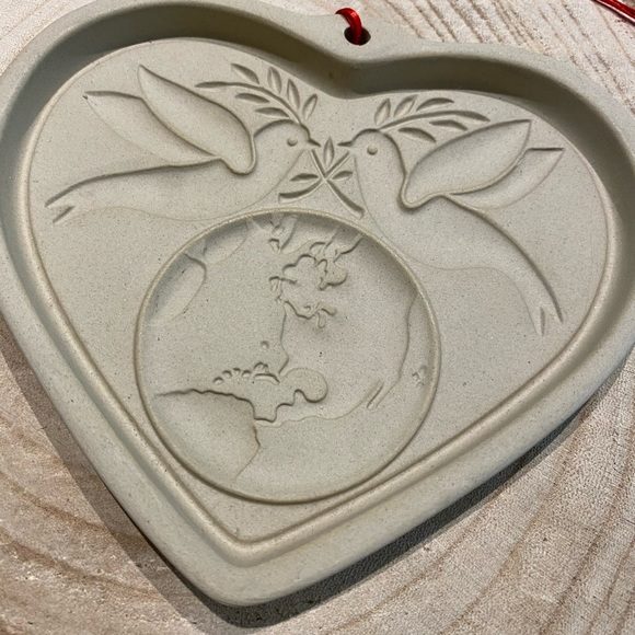 Pampered Chef Peace on Earth Mold - Picture 6 of 6